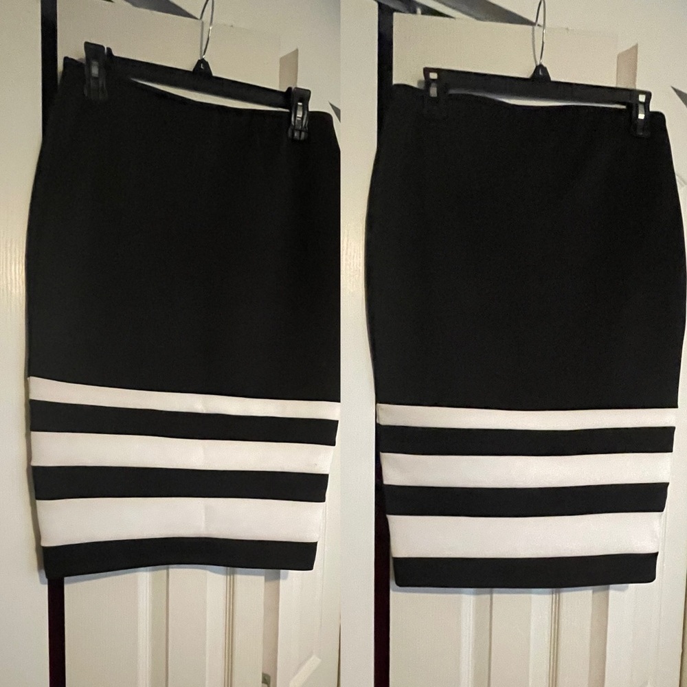 APT.9 Black/White Pencil Skirt
Seam2seam:
Hem-16 inch
Waist-15 inch
Hip 19 inch - Picture 1 of 6